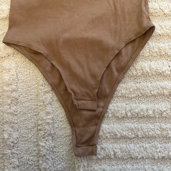 H&M Tan Ribbed Long Sleeve Turtle Neck Bodysuit XS NWT - Picture 7 of 7